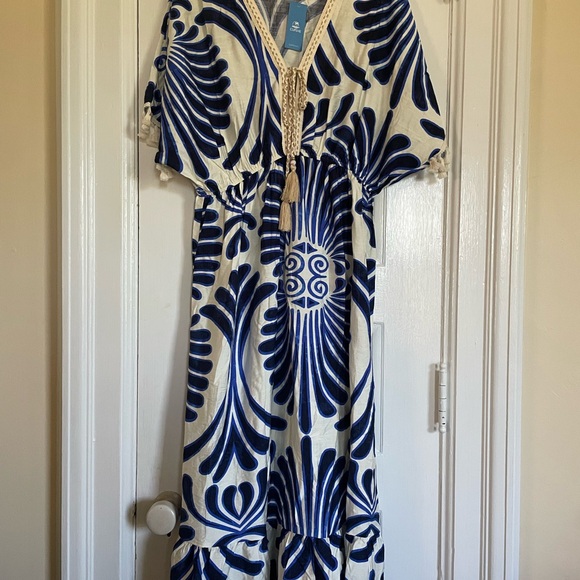 Cupshe Navy and Cream Patterned Maxi Dress - Picture 1 of 3